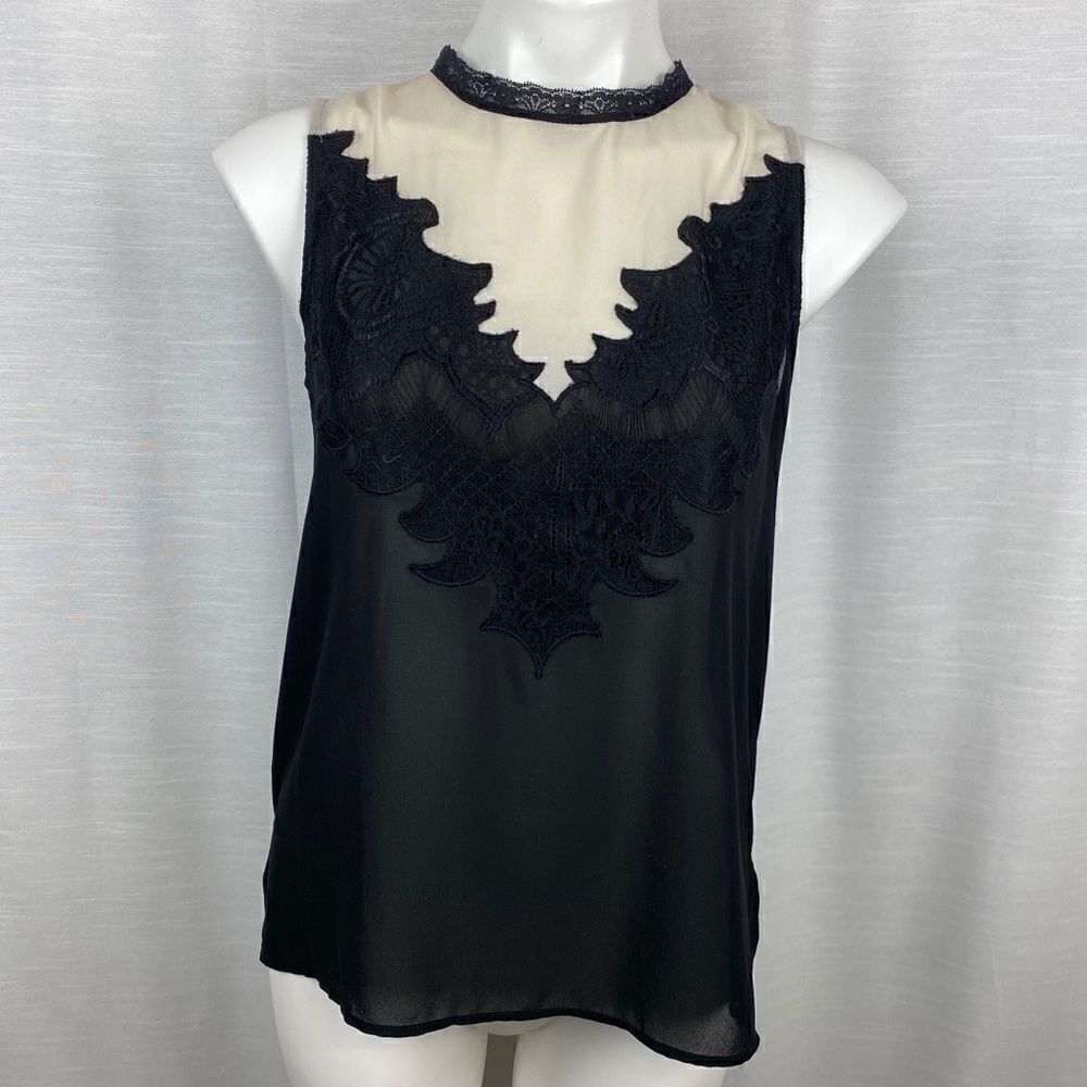 ASTR Lace Detailed Sleeveless Blouse, Small